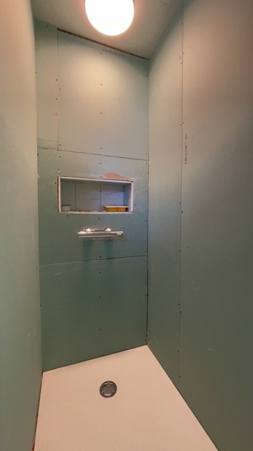 Carrelage niche de douche + robinetterie